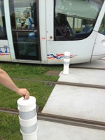 Gazon limitant la station